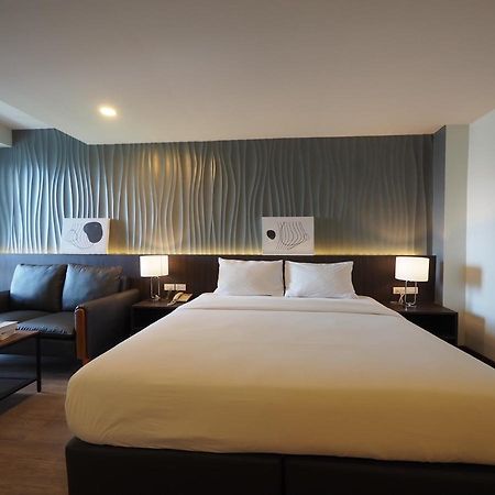 Pb Grand Hotel Хатъяй Экстерьер фото
