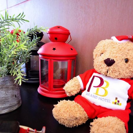 Pb Grand Hotel Хатъяй Экстерьер фото