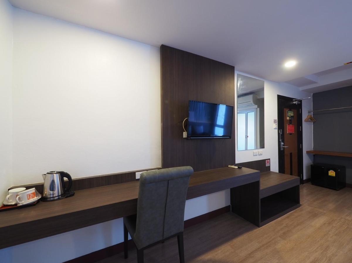 Pb Grand Hotel Хатъяй Экстерьер фото