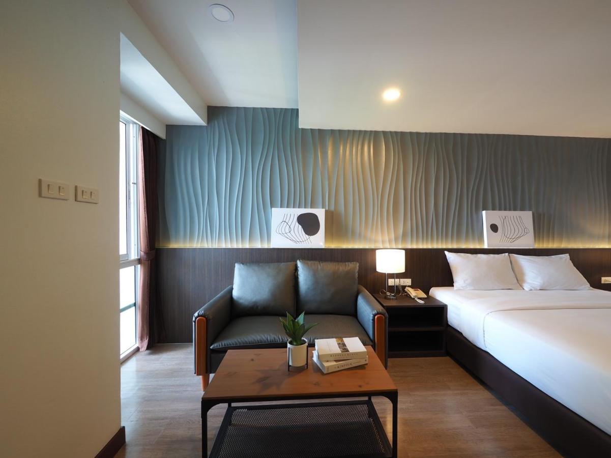 Pb Grand Hotel Хатъяй Экстерьер фото