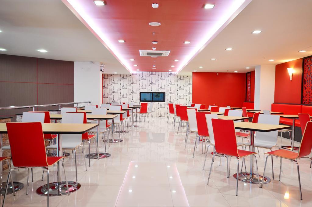 Pb Grand Hotel Хатъяй Экстерьер фото