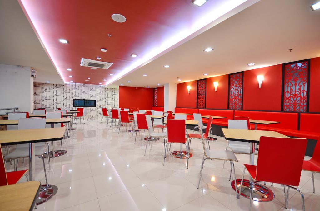 Pb Grand Hotel Хатъяй Экстерьер фото