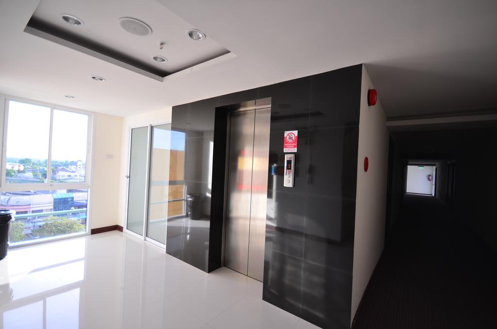 Pb Grand Hotel Хатъяй Экстерьер фото