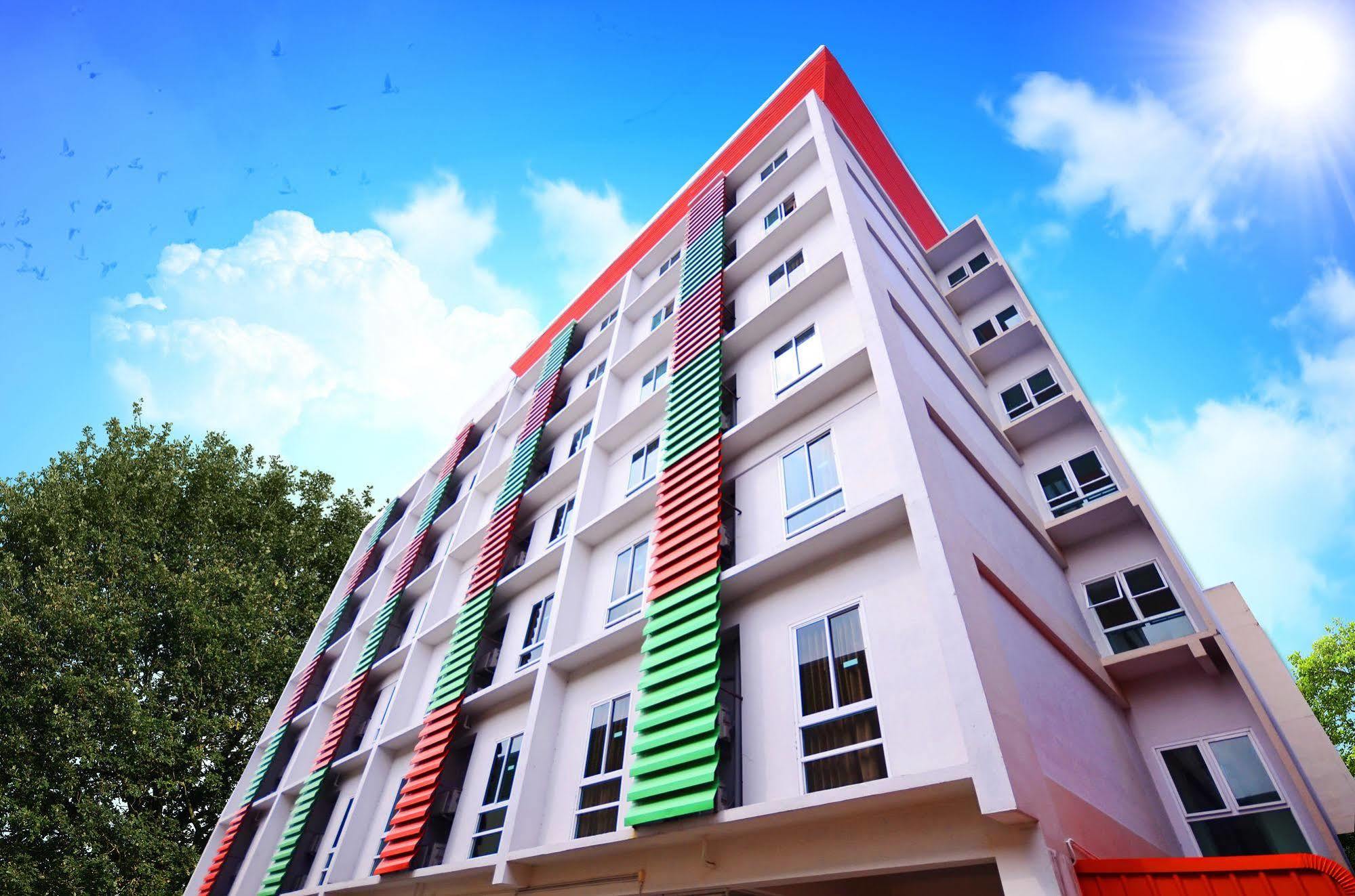 Pb Grand Hotel Хатъяй Экстерьер фото