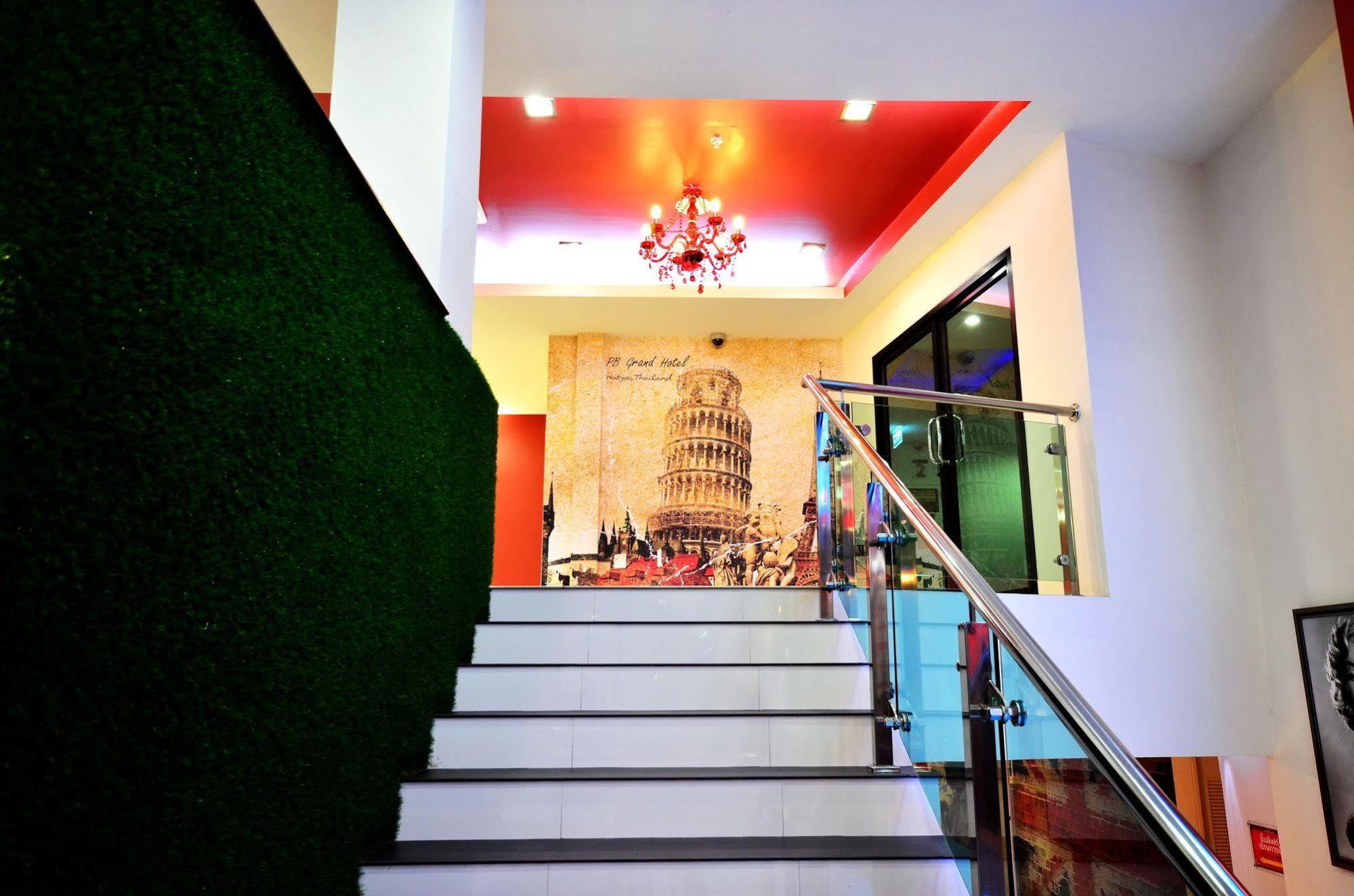Pb Grand Hotel Хатъяй Экстерьер фото