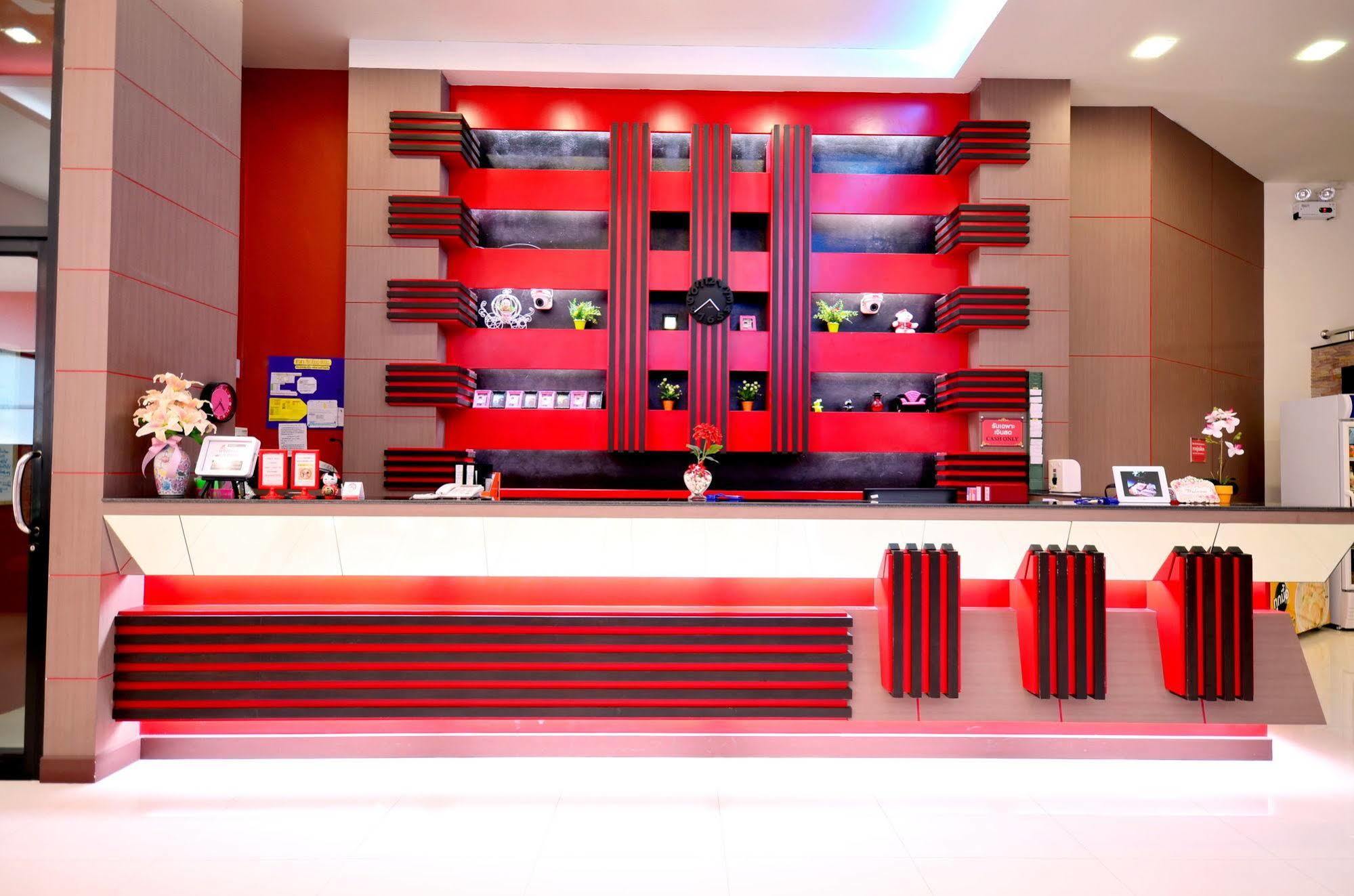 Pb Grand Hotel Хатъяй Экстерьер фото