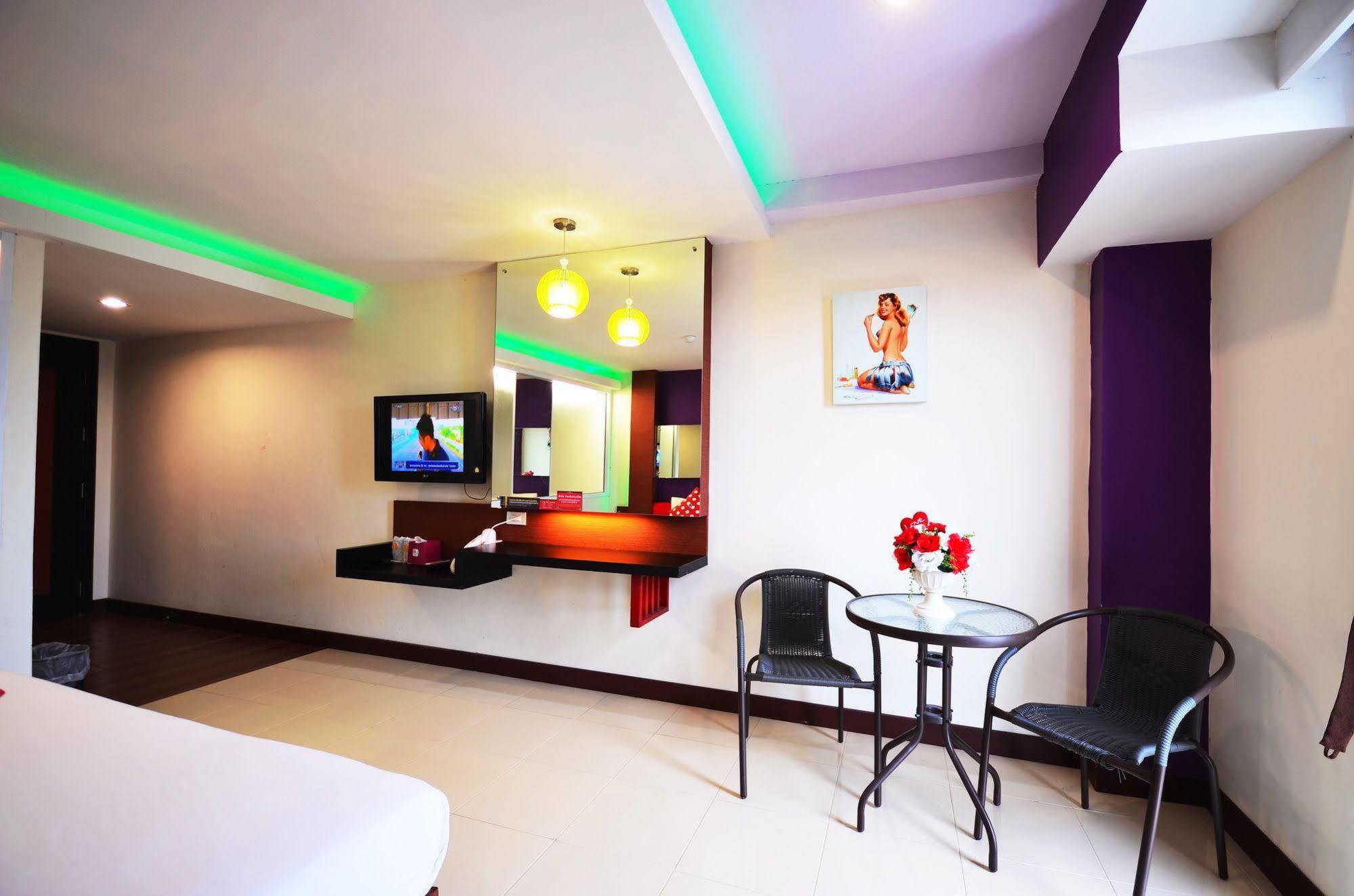 Pb Grand Hotel Хатъяй Экстерьер фото